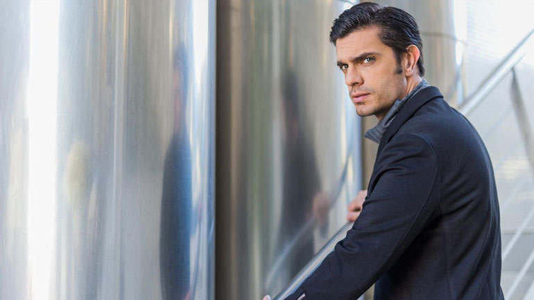 Ο Μύρωνας Στρατής μιλάει πρώτη φορά για τη σύντροφό του!